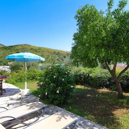 Apartment Spiros Saint Stephanos *