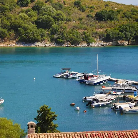 Spiros Saint Stephanos Apartment